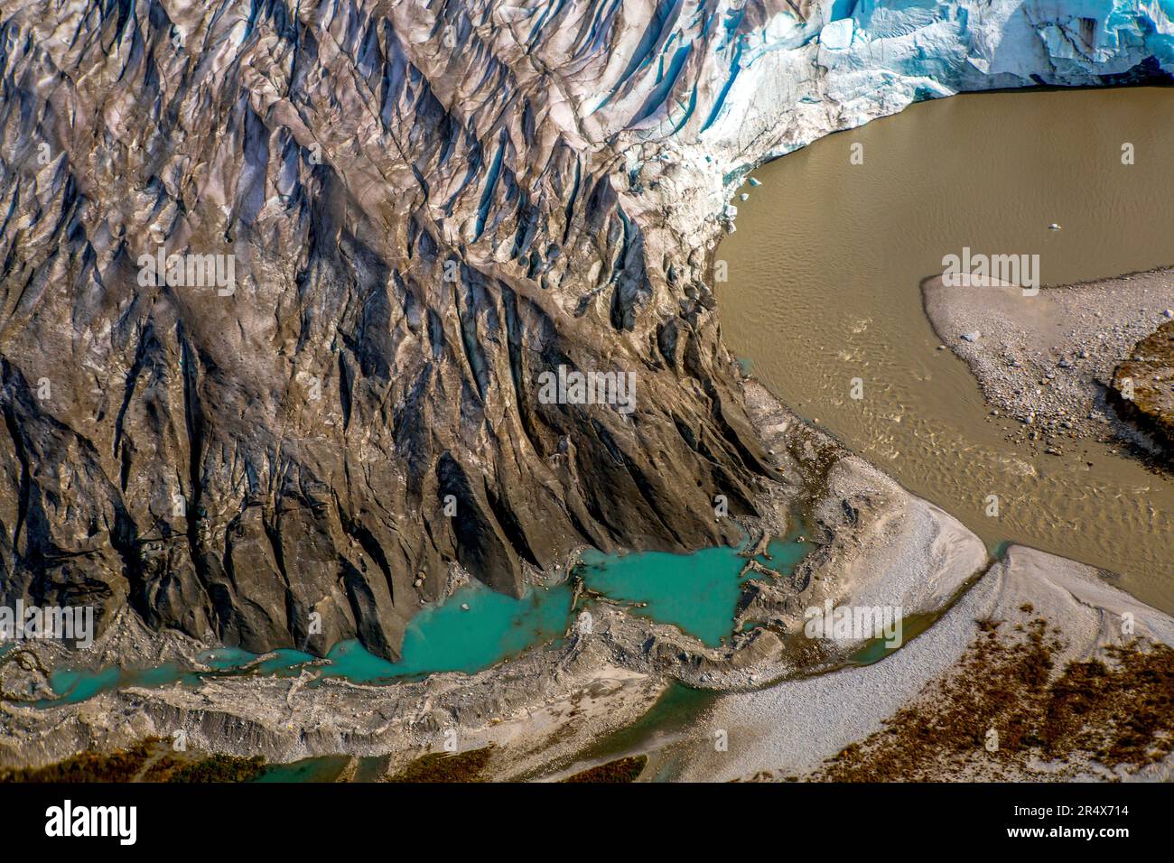 Vue aérienne des glaciers de Taku Inlet en Alaska. Banque D'Images