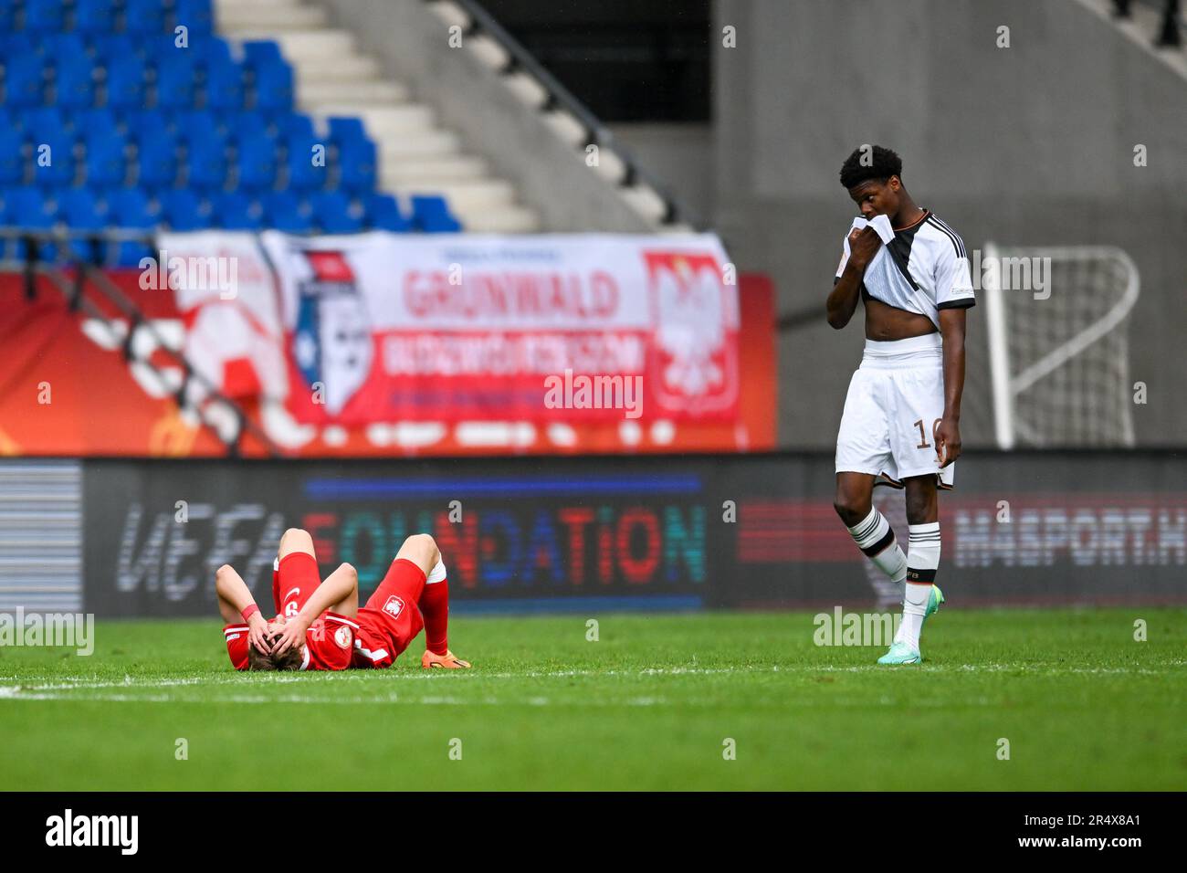 Felcsut, Hongrie. 30th mai 2023. Pologne Oskar Tomczyk de U17 et Allemagne gagnants de U17 Osawe Allemagne gagnants de U17 Osawe crédit: Live Media Publishing Group/Alay Live News Banque D'Images