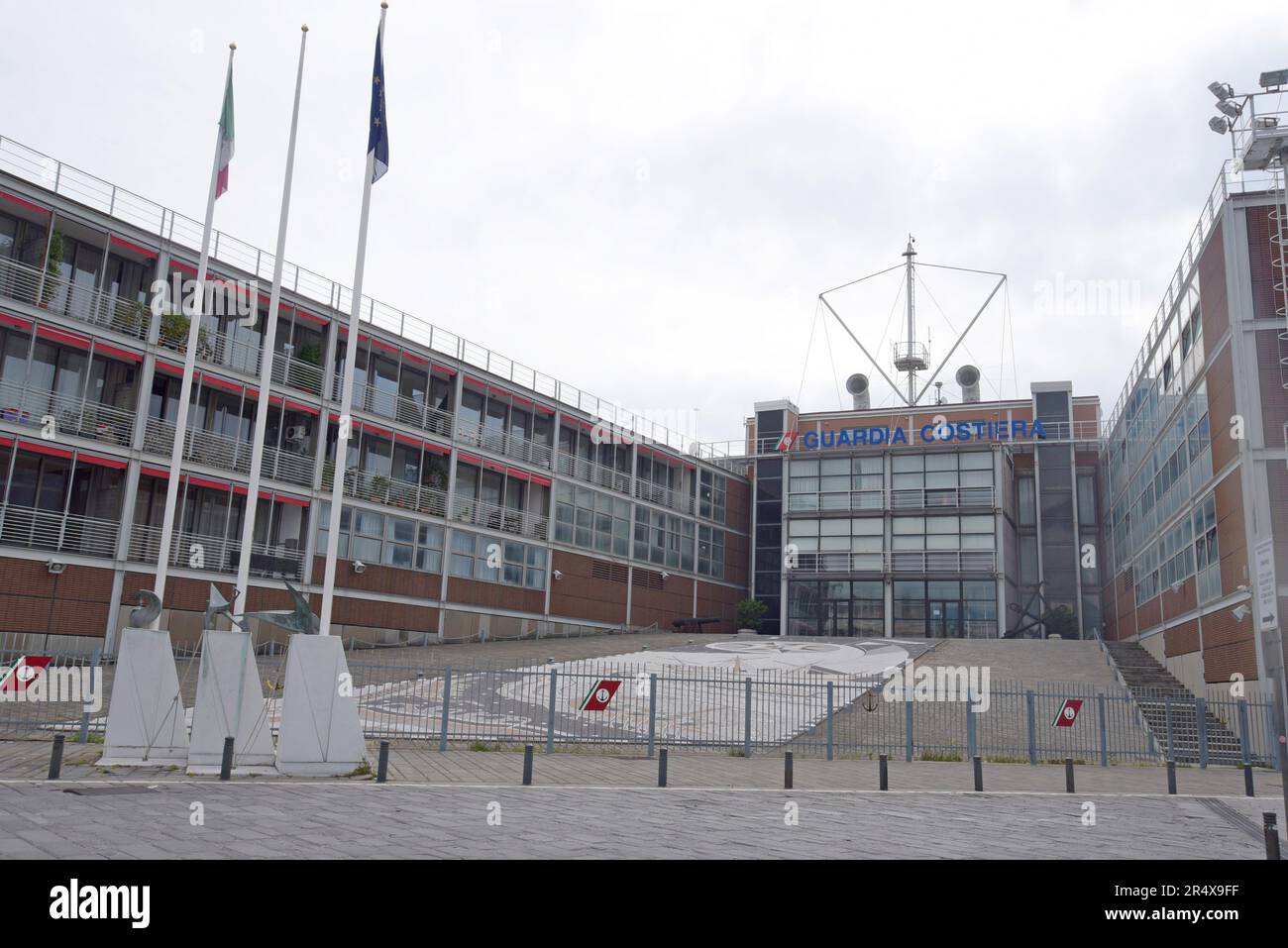 Direzione Marittima di Genova base et bureaux de la Garde côtière italienne dans le port de Gênes, Italie Banque D'Images