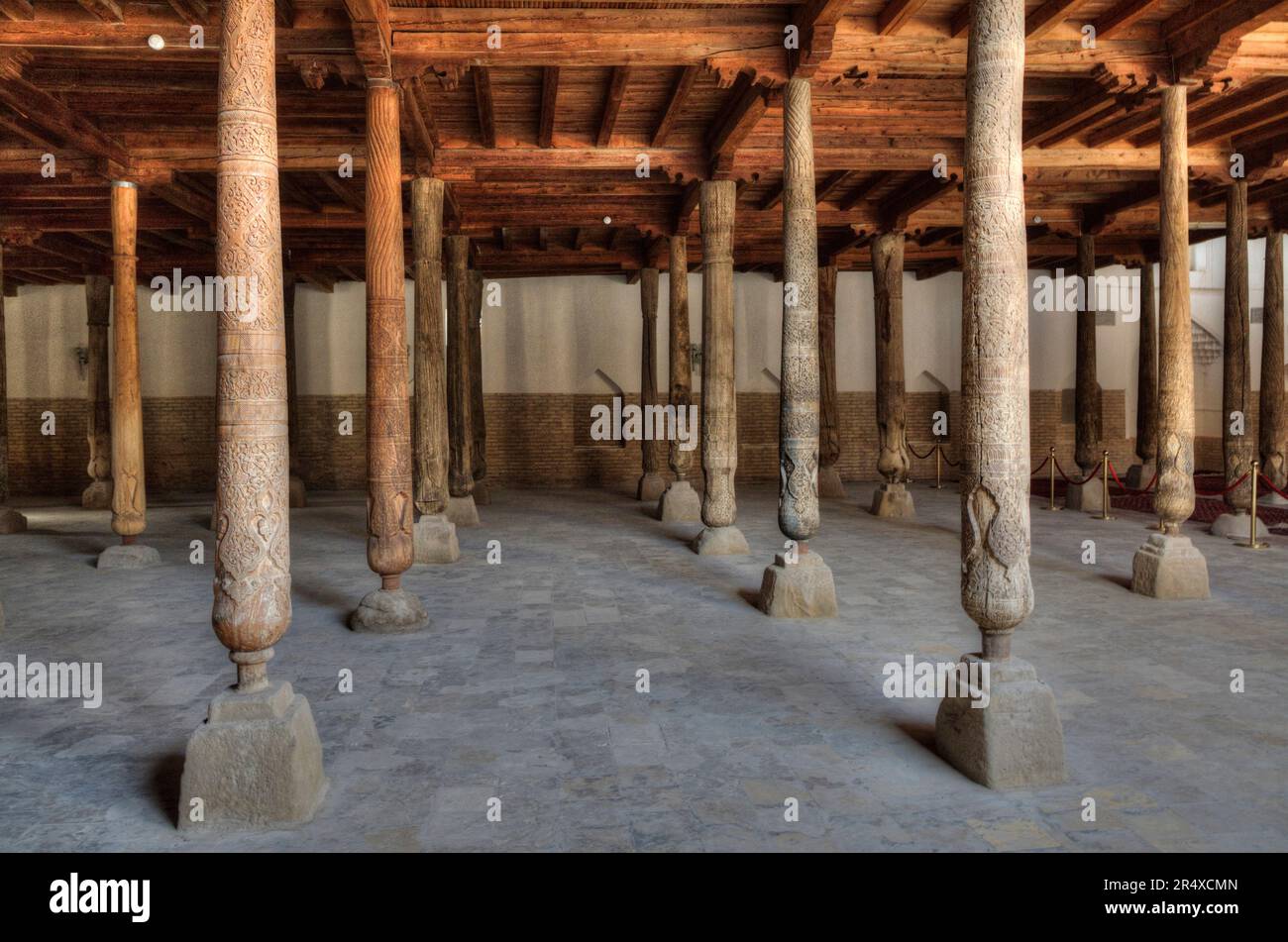 Intérieur de la mosquée Juma à Ichon Qala, site classé au patrimoine mondial de l'UNESCO ; Khiva, Ouzbékistan Banque D'Images