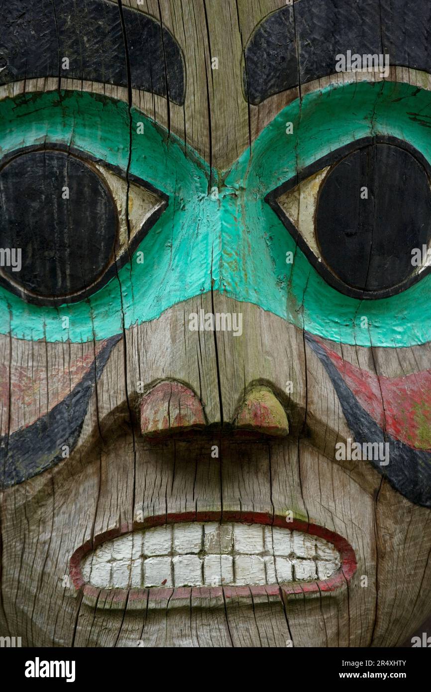 Façade en bois sculptée au manoir du gouverneur à Juneau, Alaska, États-Unis ; Juneau, Alaska, États-Unis d'Amérique Banque D'Images