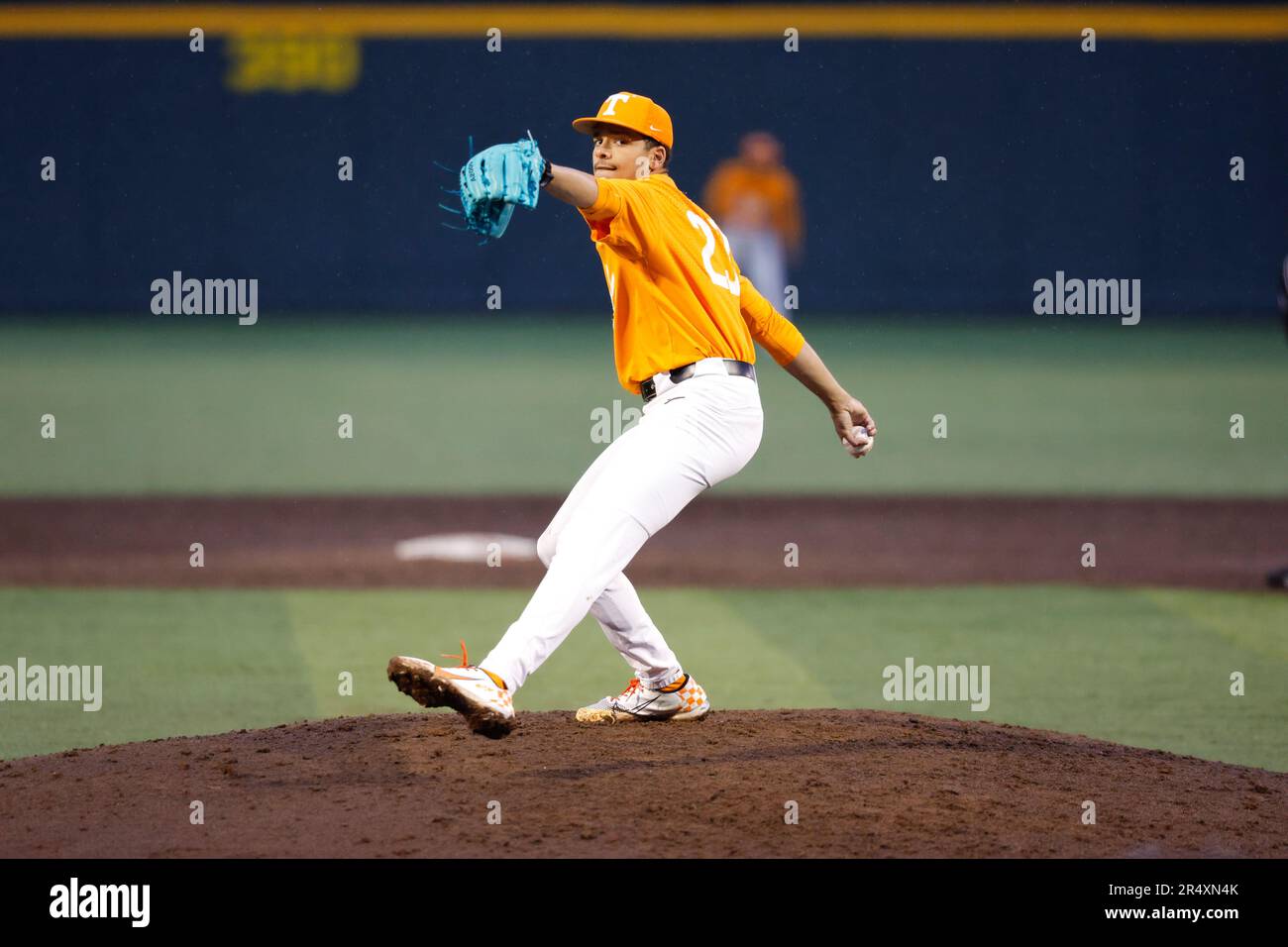 Tennessee Volunteers starting pitcher Chase Burns (23) in action against the Florida Gators on Robert M. Lindsay Field at Lindsey Nelson Stadium on April 7, 2023, in Knoxville, Tennessee. (Danny Parker/Four Seam Images via AP) Banque D'Images