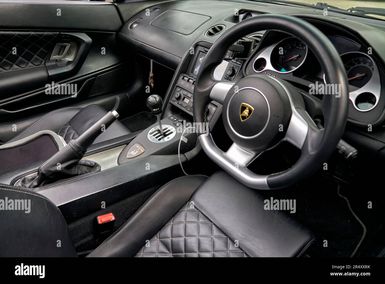 Intérieur Lamborghini. Cockpit et intérieur d'une supercar Lamborghini Banque D'Images