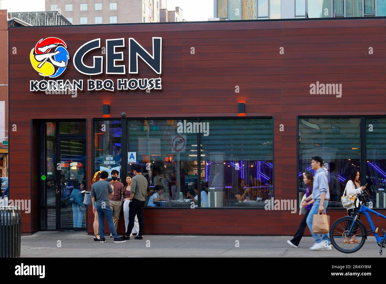 Gen Korean BBQ House, 150 E 14th St, New York, New York, New York, boutique d'une chaîne de restaurants coréens dans le quartier East Village de Manhattan. Banque D'Images