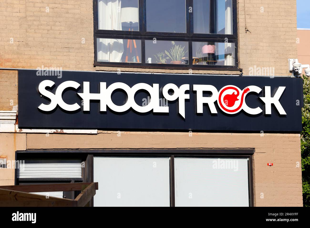 Une signalisation de l'école de rock dans un emplacement de franchise à Brooklyn, New York. L'École de Rock est un programme de musique de tous les âges. Banque D'Images