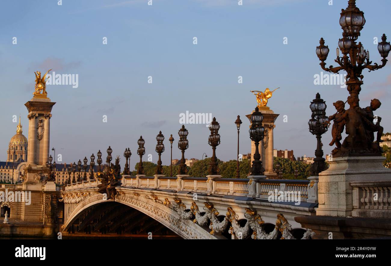 Le célèbre pont Alexandre III à Paris, France Banque D'Images