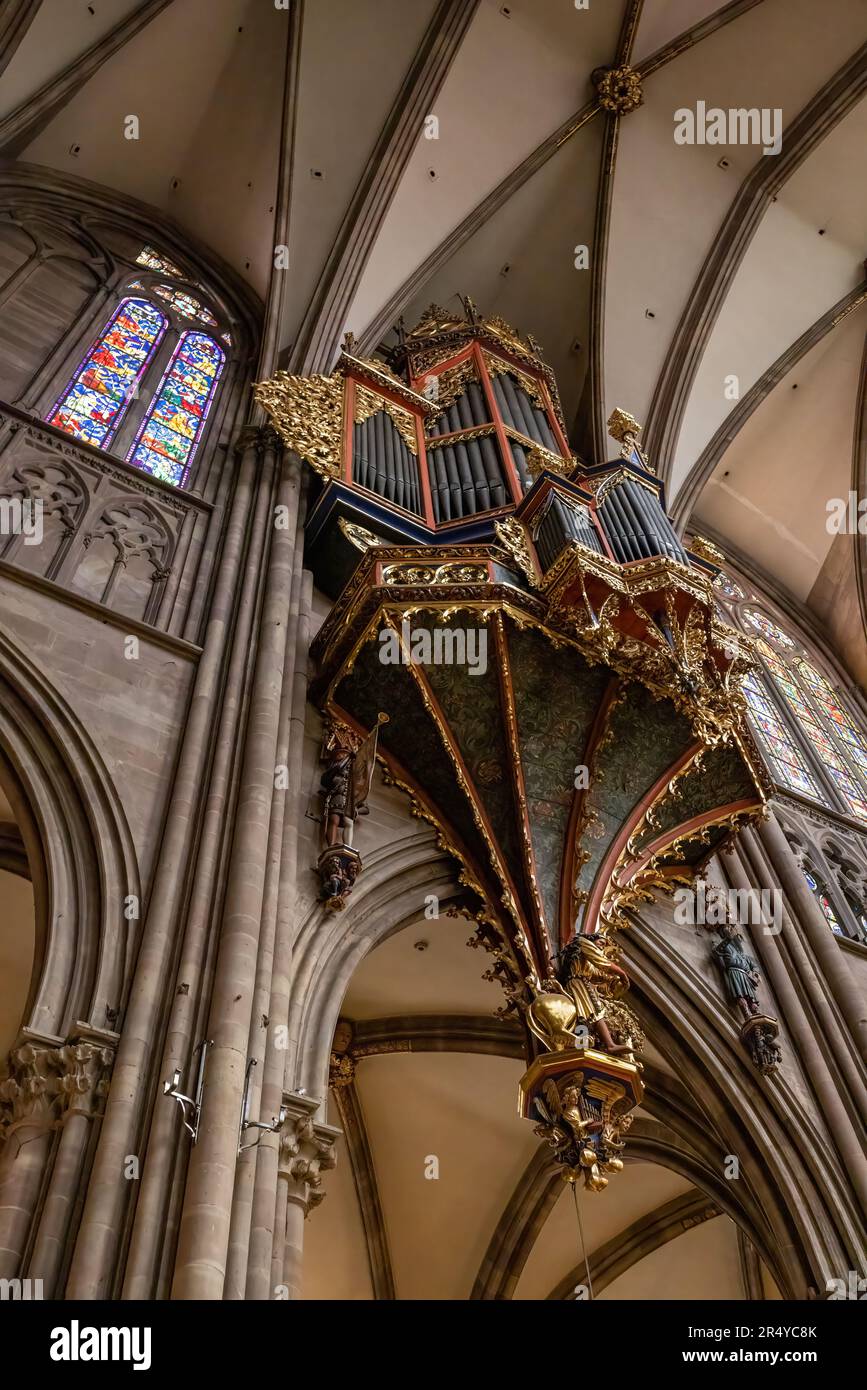 Détail intérieur du grand orgue de la cathédrale notre-Dame de Strasbourg, place de la Cathédrale, Strasbourg, France Banque D'Images