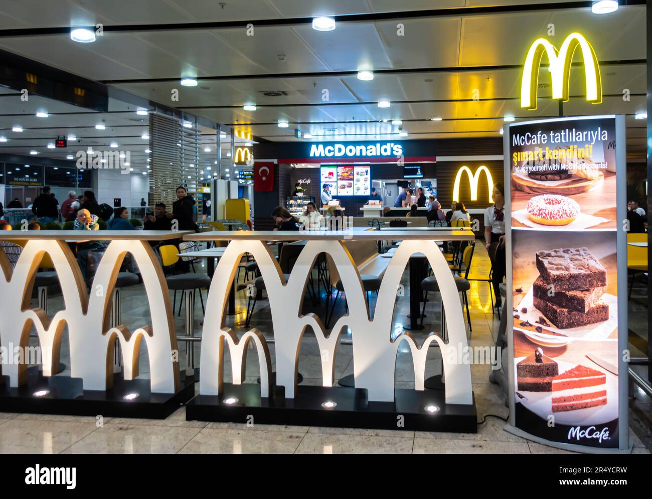 McDonalds à l'aéroport international Sabiha Gokcen, Istanbul, Turquie Banque D'Images