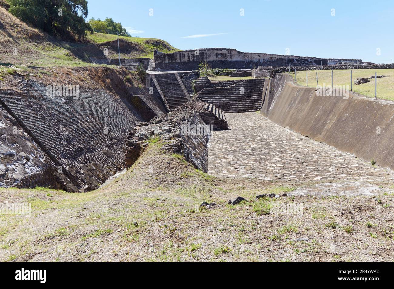 Cholula, à Puebla, au Mexique, abrite la plus grande pyramide du monde, encore en grande partie non excavée Banque D'Images