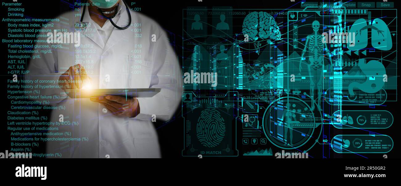 Données médicales et informations sur la santé. Un médecin ou un médecin  utilise une tablette pour accéder à la base de données de référence  analysée des patients. Medical Digital Re Photo Stock -