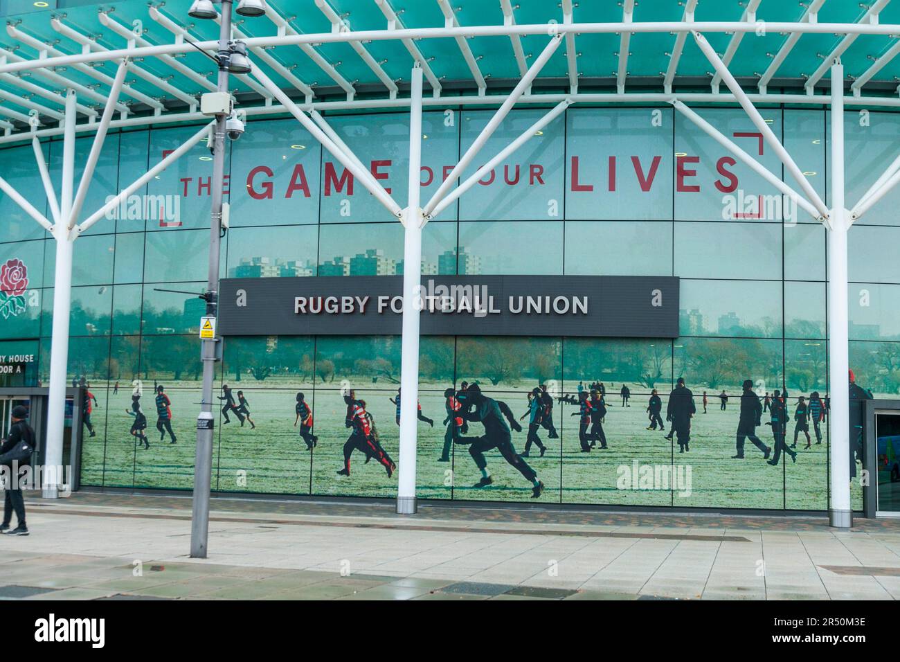 Stade de Twickenham, stade de rugby anglais, à Londres, Angleterre, Royaume-Uni. Fresque murale sur la façade du stade Banque D'Images