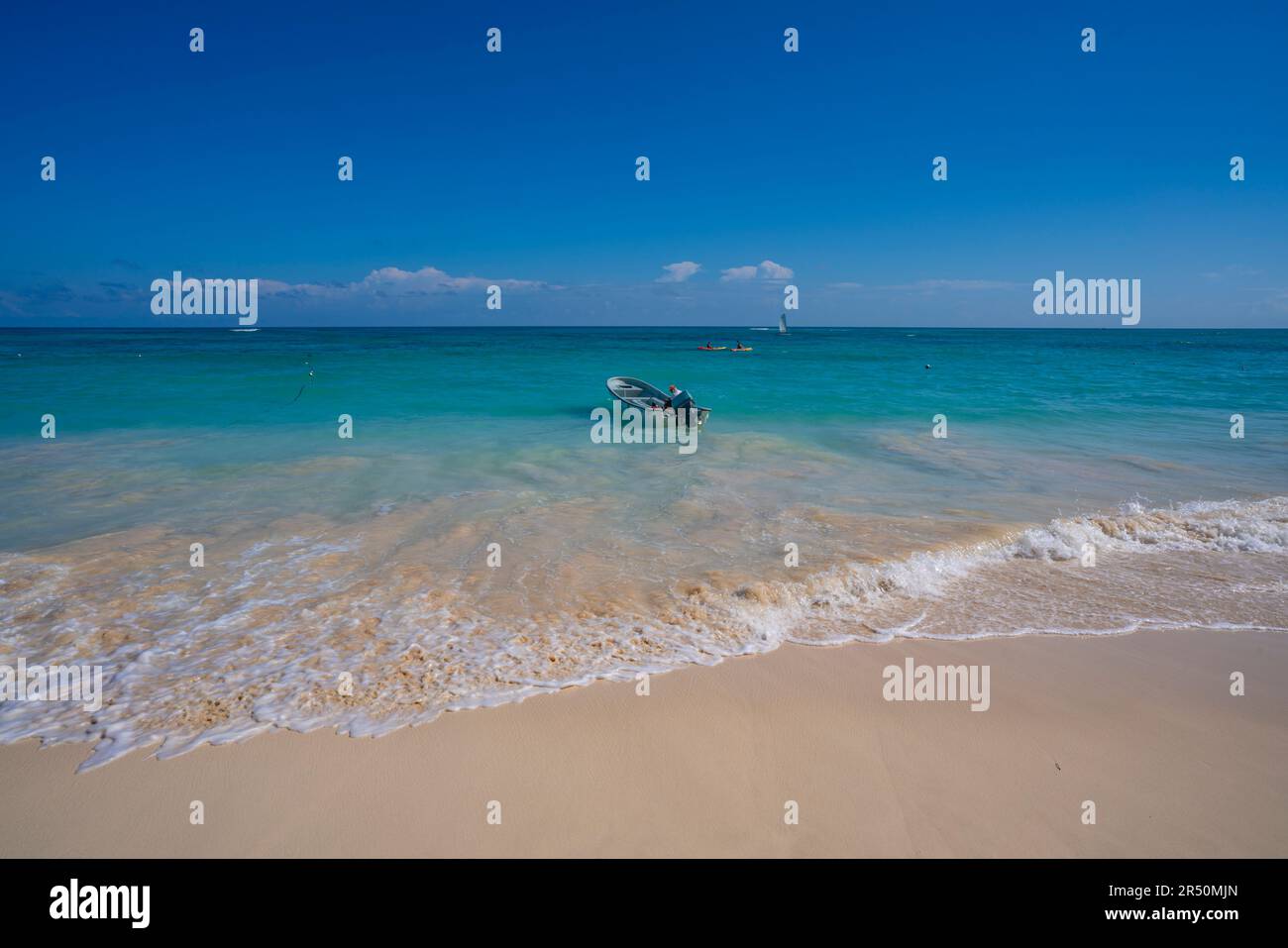 Vue du bateau sur Bavaro Beach, Punta Cana, République dominicaine, Antilles, Caraïbes, Amérique centrale Banque D'Images