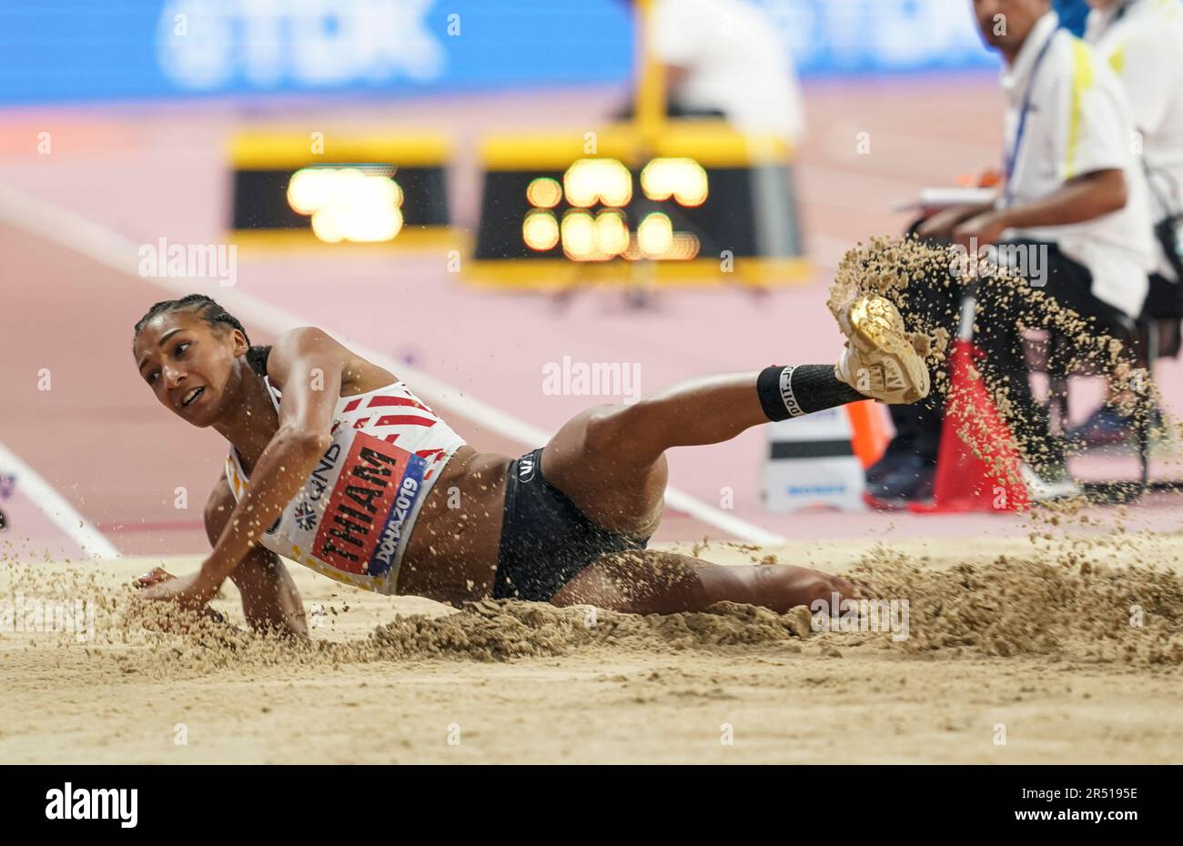 Nafissatou Thiam dans le triple saut dans l'heptathlon aux Championnats