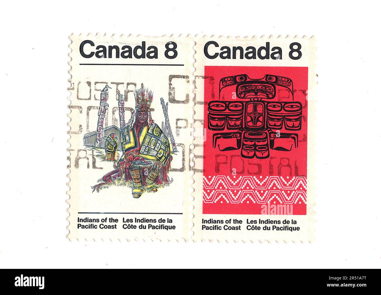 Timbres-poste d'époque du Canada mettant en vedette des Indiens de la côte du Pacifique isolés sur fond blanc. Banque D'Images
