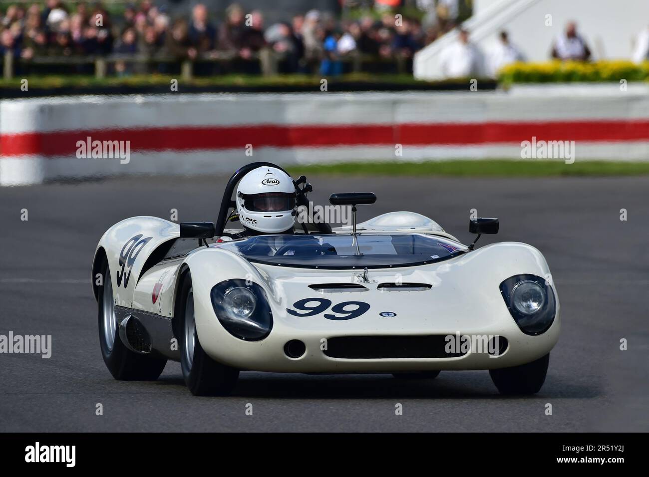 Matthew Wurr, Simon Walker-Hansell, Crossle Oldsmobile Mk5S, Gurney Cup,  une course de quarante-cinq minutes pour les prototypes de voitures  sportives qui ont concouru entre 1960 Photo Stock - Alamy