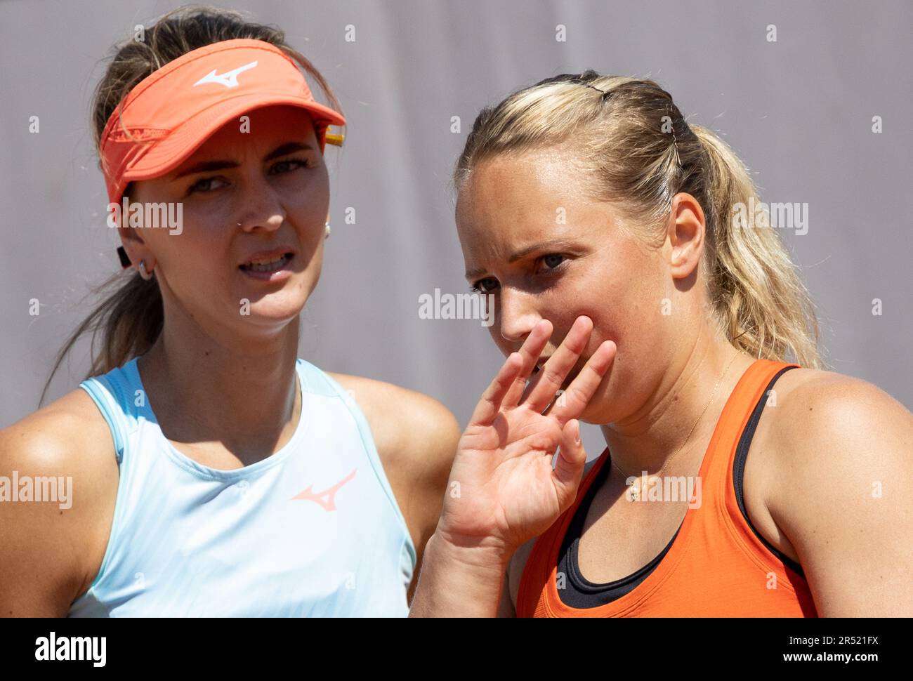 Paris, France. 31st mai 2023. La Belge Maryna Zanevska et la Belge Kimberley Zimmermann photographiées lors d'un match de tennis double entre la paire belge Zanevska-Zimmermann et la paire française Andrianjafitrimo-Ferro, lors du premier tour des doubles féminins au tournoi de tennis Roland Garros à Paris, en France, le mercredi 31 mai 2023. BELGA PHOTO BENOIT DOPPAGNE crédit: Belga News Agency/Alay Live News Banque D'Images