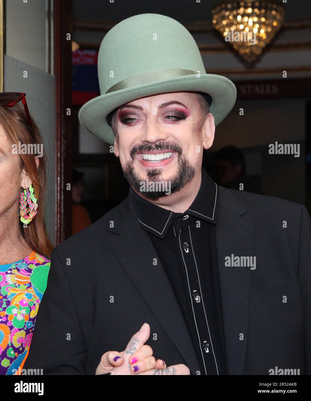 Londres, Royaume-Uni. Boy George et invité à la nuit de presse Rose. Le ...