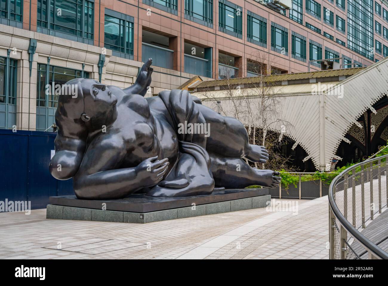 Place Broadgate Exchange et statue de l'Arena Banque D'Images