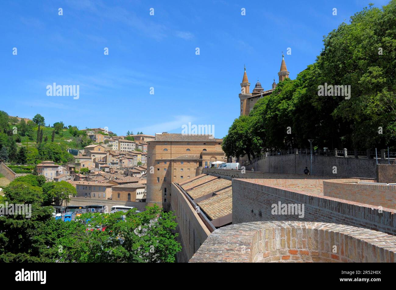 Italie, Italie, Marche, Urbino, centre-ville, vieille ville, église Banque D'Images