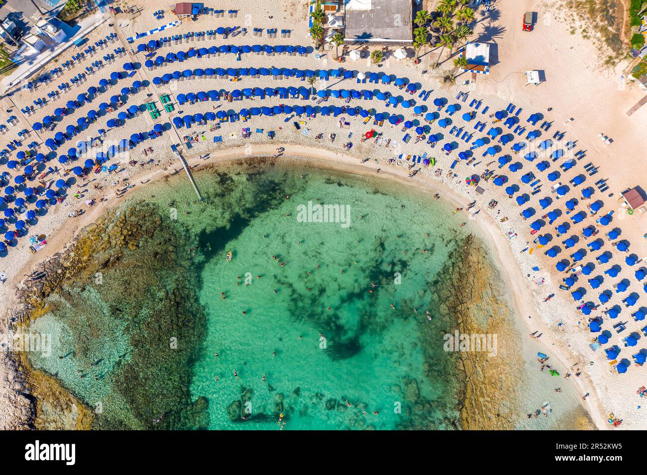 Vue de dessus de la plage de Vathia Gonia, Ayia Napa, Famagusta, Chypre Banque D'Images