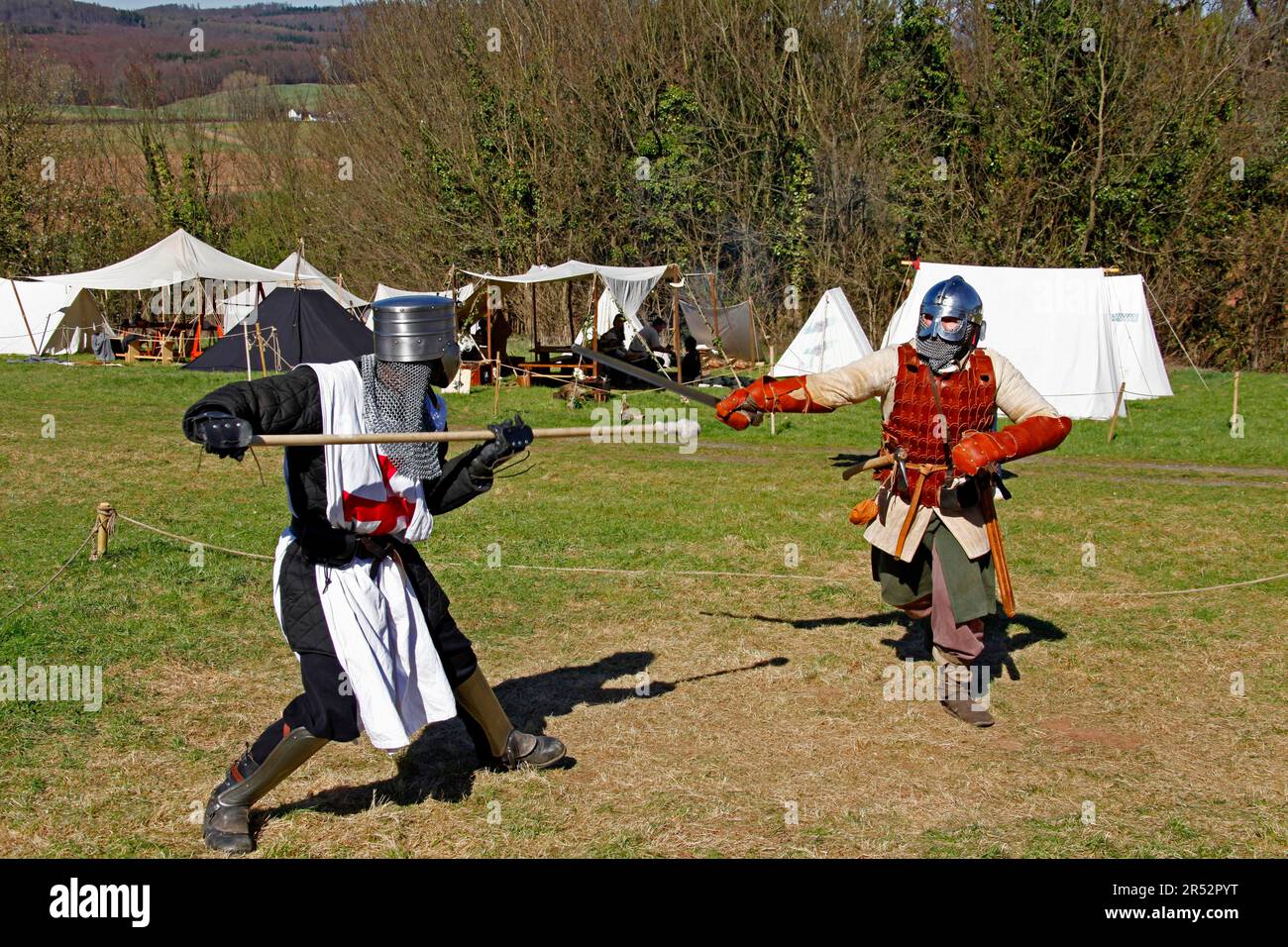 Show Fight, tournoi joutant, marché médiéval de Pâques, Ronneburg, Hesse, chevaliers, Allemagne Banque D'Images