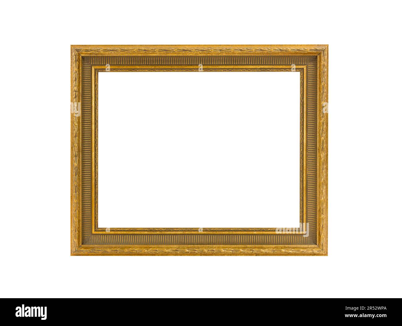 Cadre photo en bois doré isolé avec centre découpé. Banque D'Images