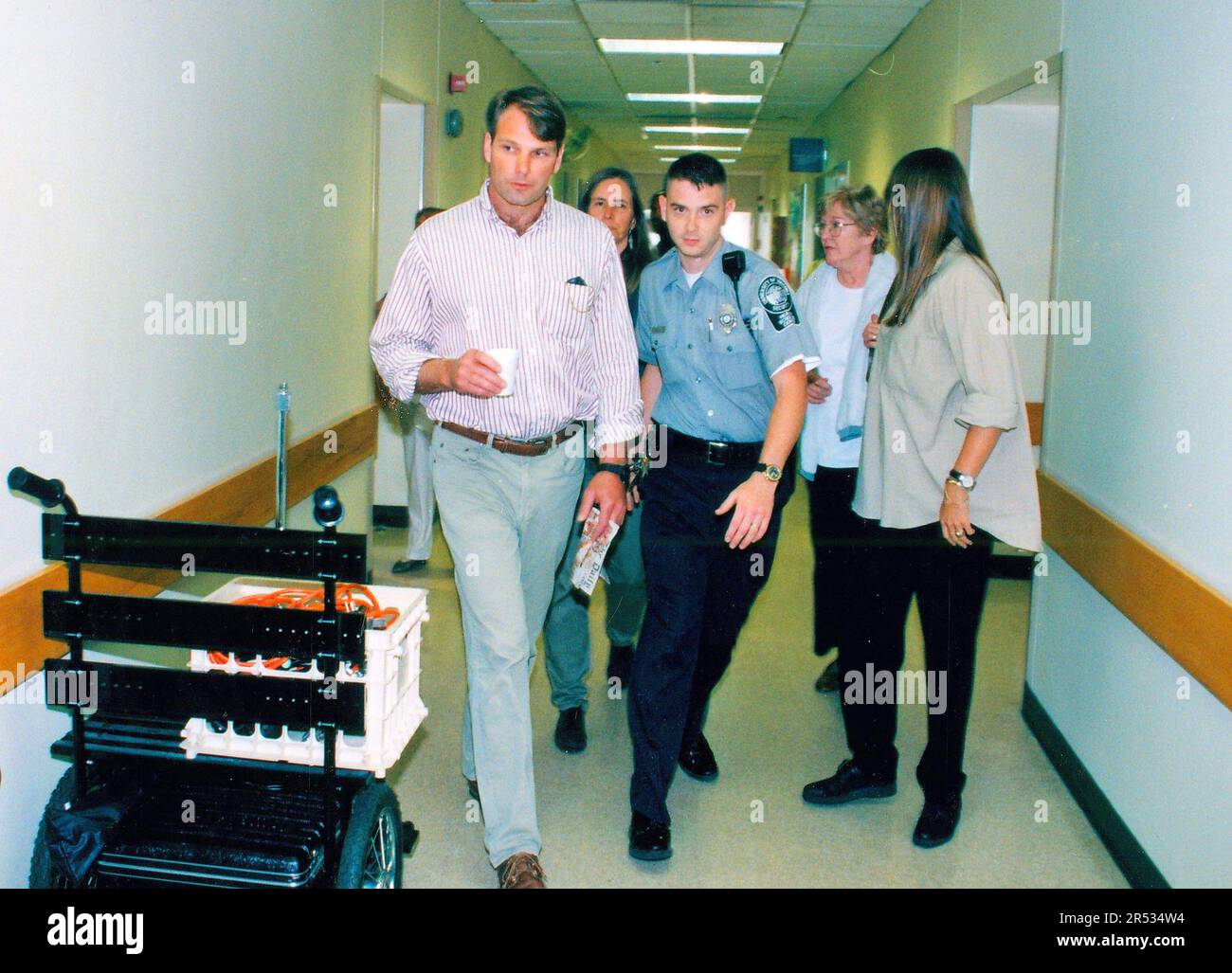 1995 - Charlottesville, Virginie, États-Unis - BENJAMIN REEVE au Centre médical de l'Université de Virginie où son frère, Christopher Reeve, est traité par un accident d'équitation en 1995. (Credit image: © Dimitrios Panagos/Globe photos/ZUMA Press Wire) USAGE ÉDITORIAL SEULEMENT! Non destiné À un usage commercial ! Banque D'Images