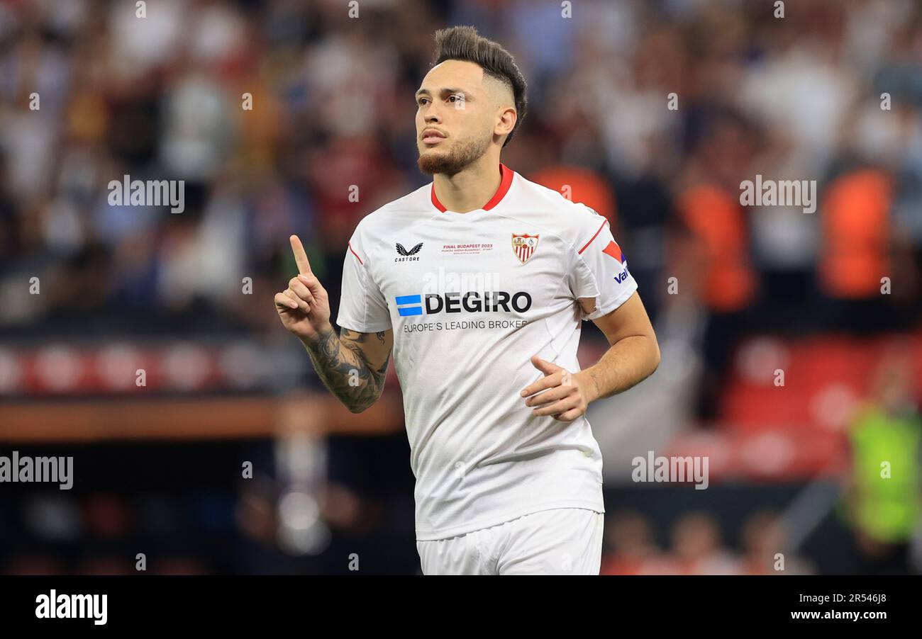 Puskás Aréna, HONGRIE - MAI 31 : Lucas Ocampos du FC Séville célèbre la première pénalité de l'équipe lors du match de football final de l'UEFA Europa League entre le FC Séville et AS Roma au stade Puskás Aréna de Budapest, sur 31 mai 2023. Photo par, Kredit: Gabriella Barbara, Alamy Live News Banque D'Images