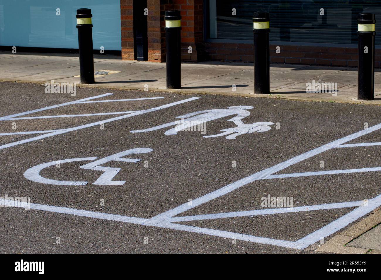 Priority parking Bays, Waterfields Shopping Park, Watford, Herts, Angleterre, ROYAUME-UNI Banque D'Images