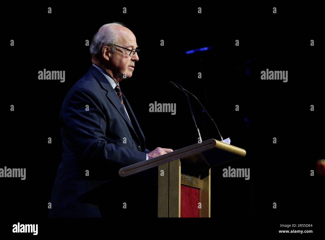 Hans Blix, ancien inspecteur en chef des armes de l'ONU, reçoit le prix de la paix de Sydney de la Sydney Peace Foundation. Le prix $50 000 est décerné chaque année à un individu qui a « apporté une contribution importante à la paix mondiale, y compris des mesures pour éliminer la pauvreté et d'autres formes de violence structurelle ». Hôtel de ville de Sydney, Sydney, Australie. 07.11.07. Banque D'Images