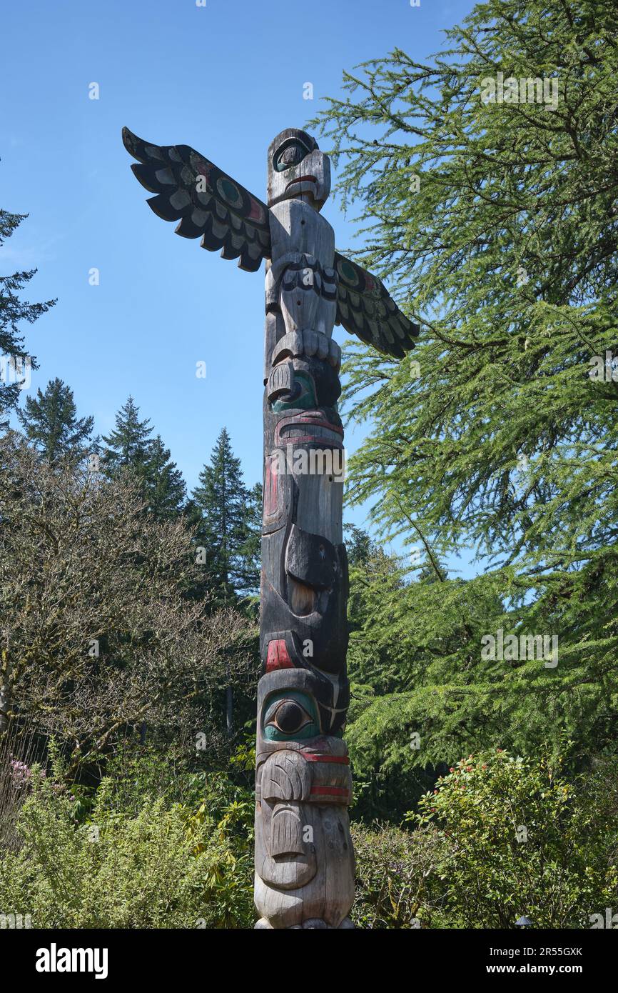 Totem à Butchart Gardens, Victoria, île de Vancouver, Colombie-Britannique, Canada Banque D'Images