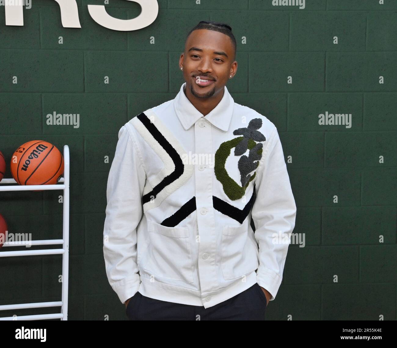 Khalil Everage, un acteur, assiste mercredi à la première du film biographique « Shooting Stars » au Regency Village Theatre de Los Angeles, 31 mai 2923, scénario : basé sur le livre de LeBron James et l'auteur du prix Pulitzer de Friday Night Lights, Buzz BisSinger, Shooting Stars est l'histoire d'origine inspirante d'un super-héros du basket-ball, qui révèle comment LeBron James et ses amis d'enfance deviennent l'équipe de lycée n°1 en Amérique, lançant la carrière stupéfiante de James en tant que quatre fois champion de la NBA, deux fois médaillé d'or olympique et le meilleur buteur de la NBA. Photo Banque D'Images