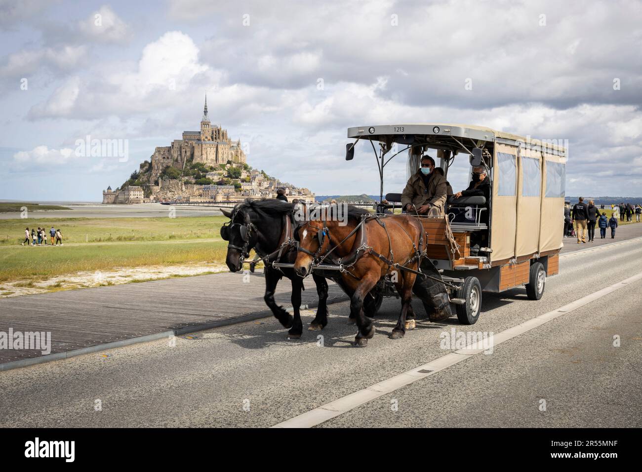 Le Mont Saint-Michel (Mont Saint Michel), en Normandie, au nord-ouest