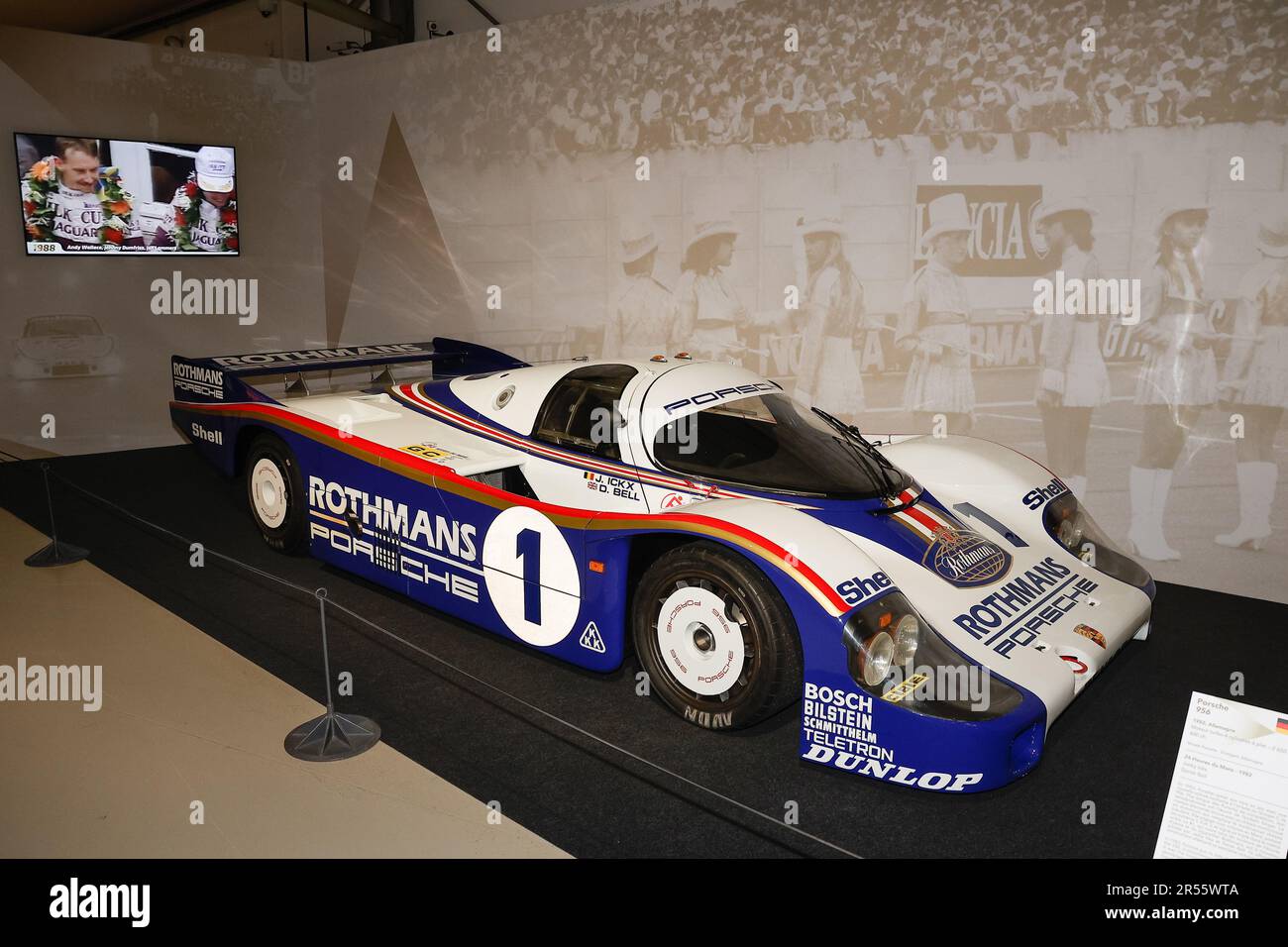 Le Mans, France. 31st mai 2023. Porsche 956 pilotée par Jacky Ickx et Derek Bell, vainqueur du Mans 1982, lors de la Grande exposition du Centenaire des 24 heures du Mans les 24 heures du Mans 2023 au centre ville du Mans sur 9 juin 2023 au Mans, France - photo Frédéric le Floc'h/DPPI crédit: DPPI Media/Alamy Live News Banque D'Images