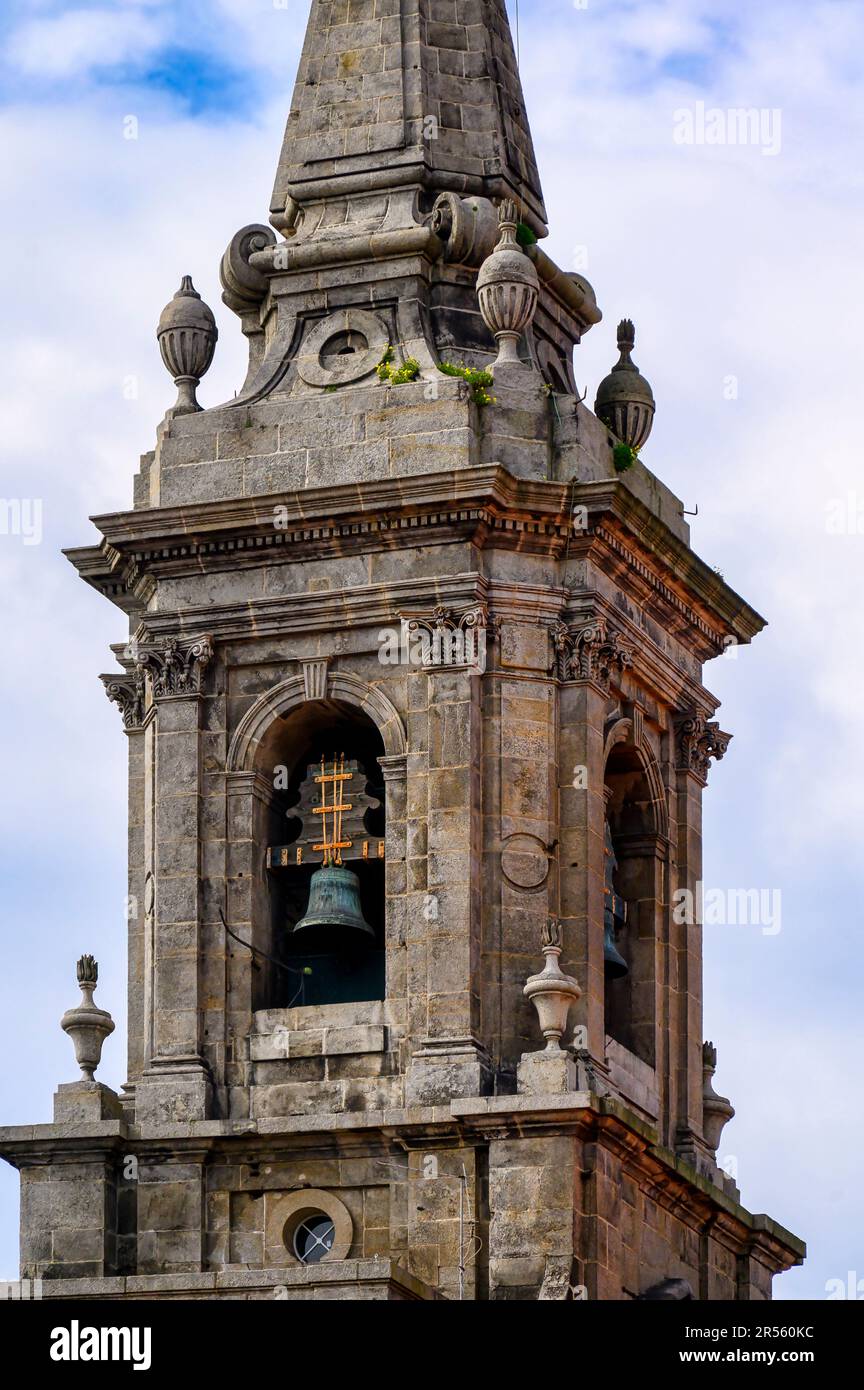 Détail de l'architecture extérieure de l'église de la Trinité à Porto, Portugal Banque D'Images