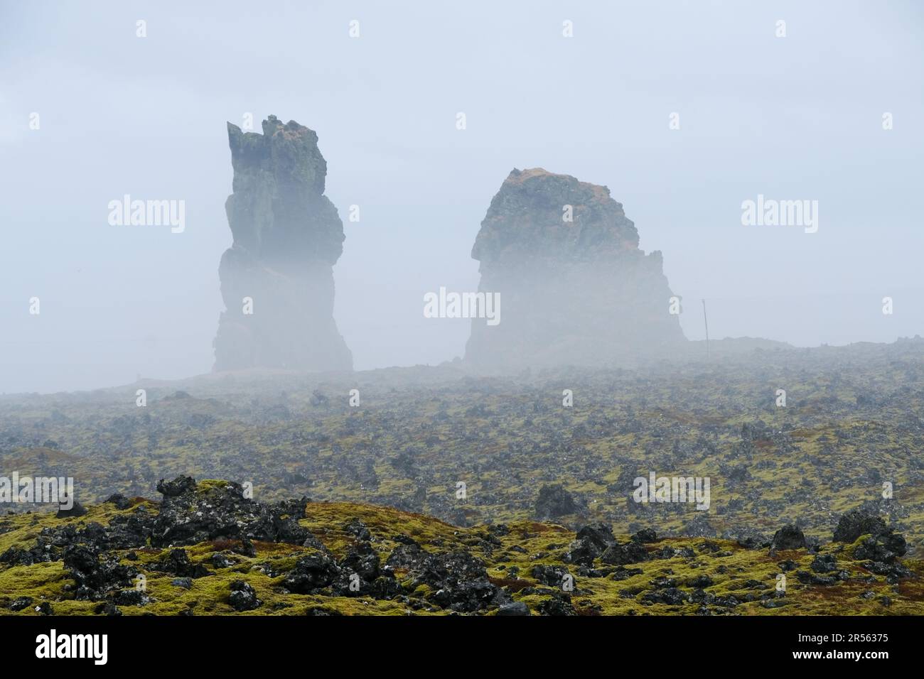 Falaises de basalte de Londrangar, péninsule de Snaefellsnes, centre-ouest de l'Islande, Islande Banque D'Images