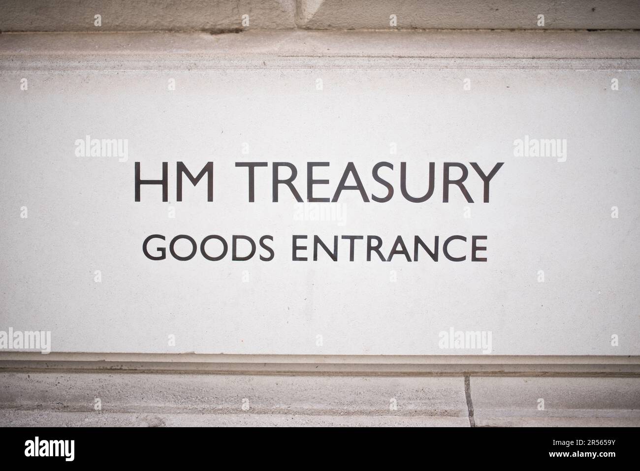 Londres, Royaume-Uni - 04 07 2023 : HM Treasury est le ministère de l'économie et des finances du gouvernement, qui contrôle les dépenses publiques. Banque D'Images