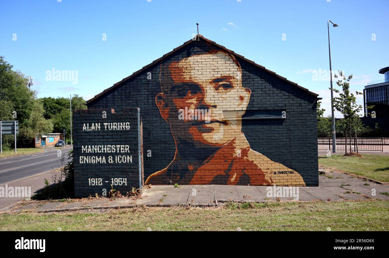 Manchester, Royaume-Uni 1st juin 2023 Alan Mathison Turing fresque sur un bâtiment le long de Princess Parkway ©Ged Noonan/Alamy Banque D'Images