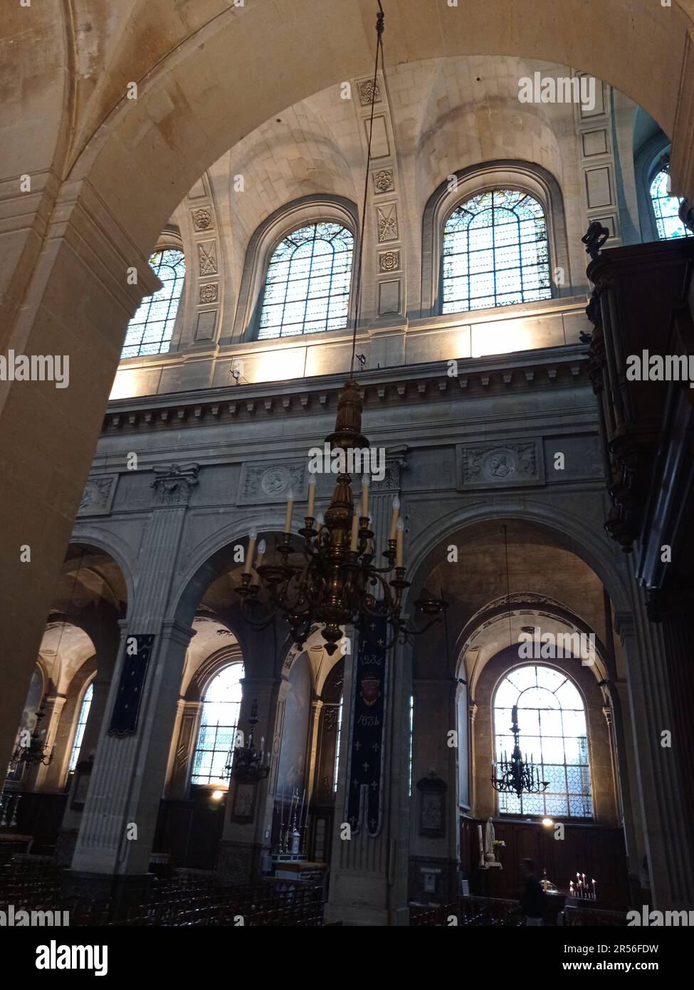 L'église située à Paris au 23, rue des
