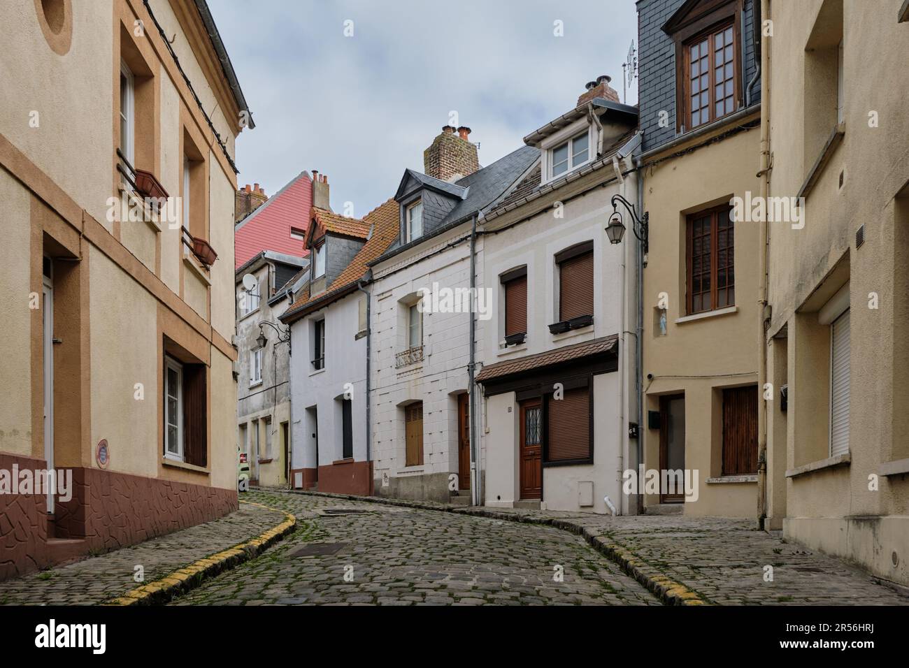 Dieppe, Normandie, France - 19 septembre 2022 : vieilles ruelles dans le quartier du Pollet, un quartier traditionnel de la pêche. Banque D'Images