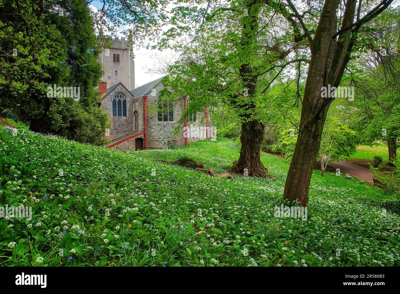 GB - DEVON : église paroissiale de Saint-Laurent George et St. Mary, Cockington, la plus ancienne église du Devon, dont l'origine remonte à la 1068 Banque D'Images