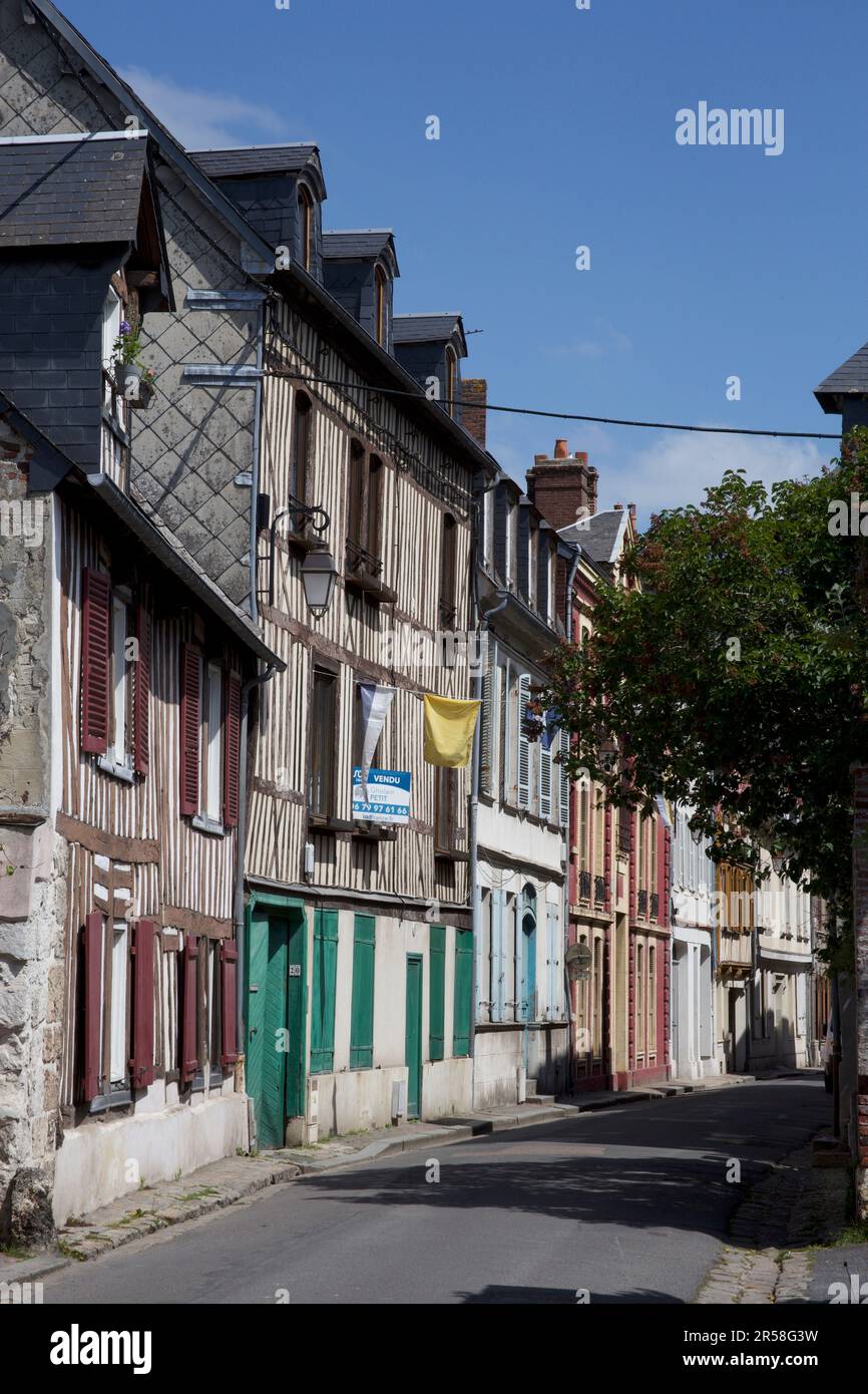 Jolie rue de Honfleur, Normandie Banque D'Images
