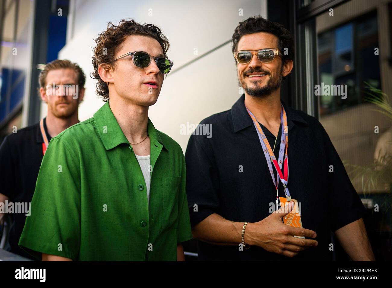 Monte Carlo, Monaco. 28th mai 2023. Les acteurs Tom Holland et Orlando Bloom vus dans le paddock F1 avant la course du Grand Prix de Monaco F1. Le Grand Prix de Formule 1 de Monaco 80th a vu Max Verstappen de Red Bull gagner devant Fernando Aston Martin et Esteban Ocon d'Alpine. Comme toujours à Monaco, beaucoup de choses se sont également produits dans le paddock avec des célébrités du monde du sport, de la musique et du cinéma. Crédit : SOPA Images Limited/Alamy Live News Banque D'Images