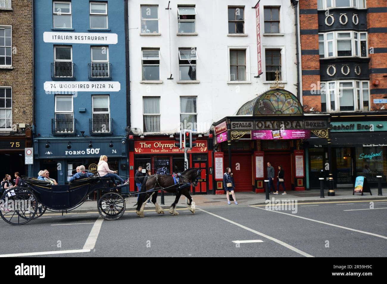 Le théâtre Olympia sur la rue Dame, Dublin, Irlande. Banque D'Images