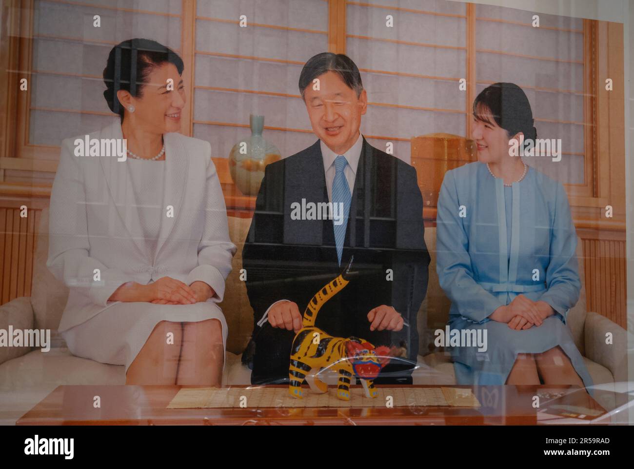 PHOTOS DU COUPLE IMPÉRIAL AU MAGASIN PHARE DE TAKASHIMAYA Banque D'Images