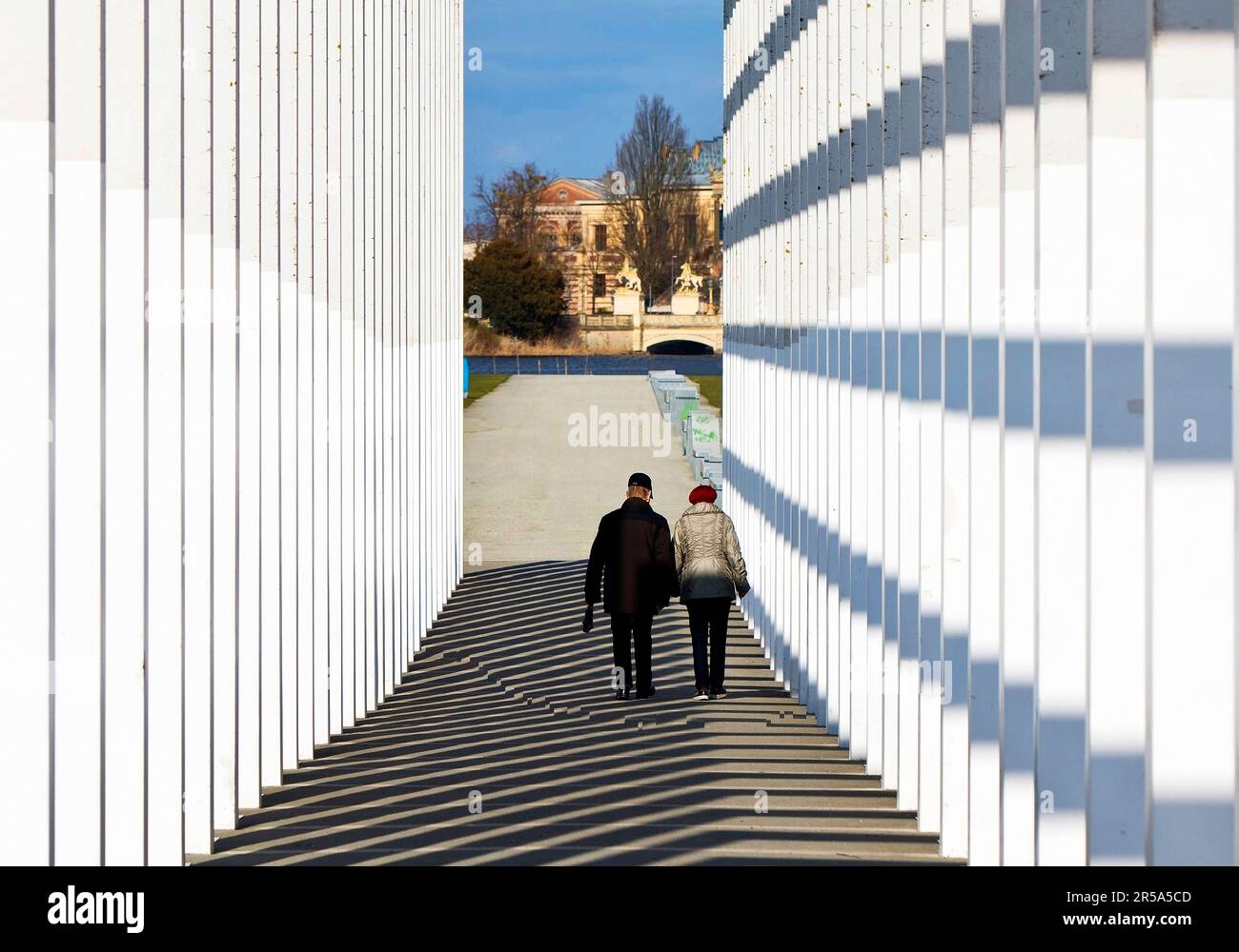 avenue des portes du ciel, cloître moderne dans le style Bauhaus, Floating Meadow, Allemagne, Mecklembourg-Poméranie occidentale, Schwerin Banque D'Images