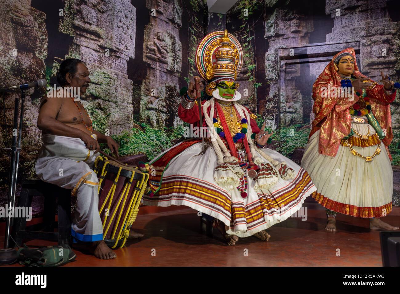 Kathakali est une forme majeure de danse indienne classique du Kerala, en Inde Banque D'Images