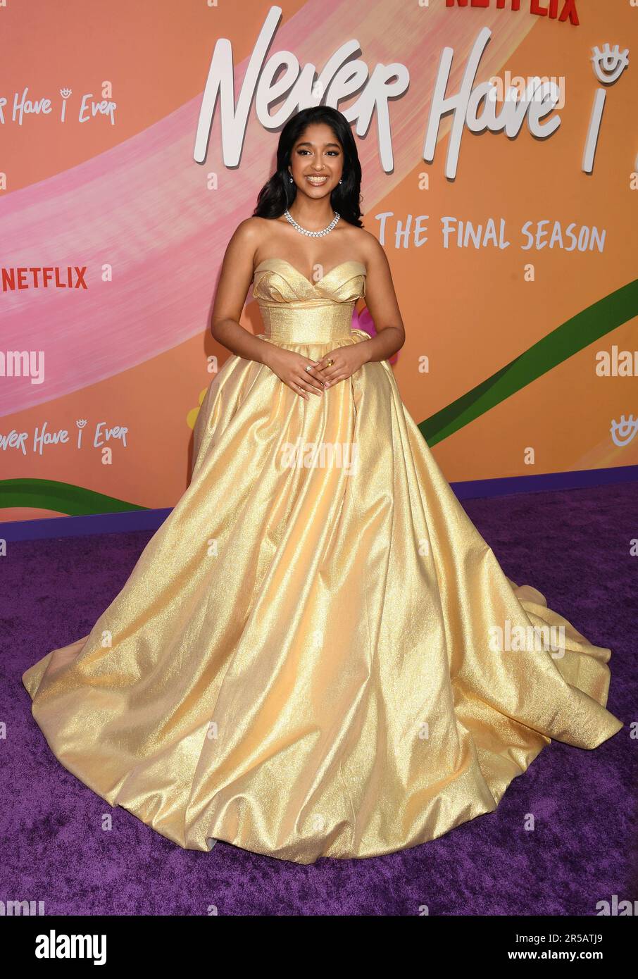 LOS ANGELES, CA - JUIN 01: Maitreyi Ramakrishnan participe à Netflix's 'jamais n'ai-je jamais' saison 4 première projection au Regency Village Theatre on Banque D'Images