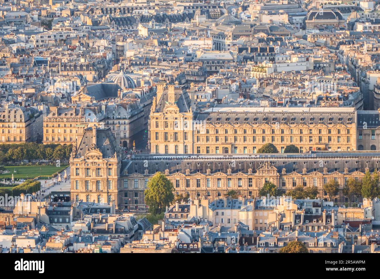 Vue aérienne du Musée du Louvre à Paris Banque D'Images