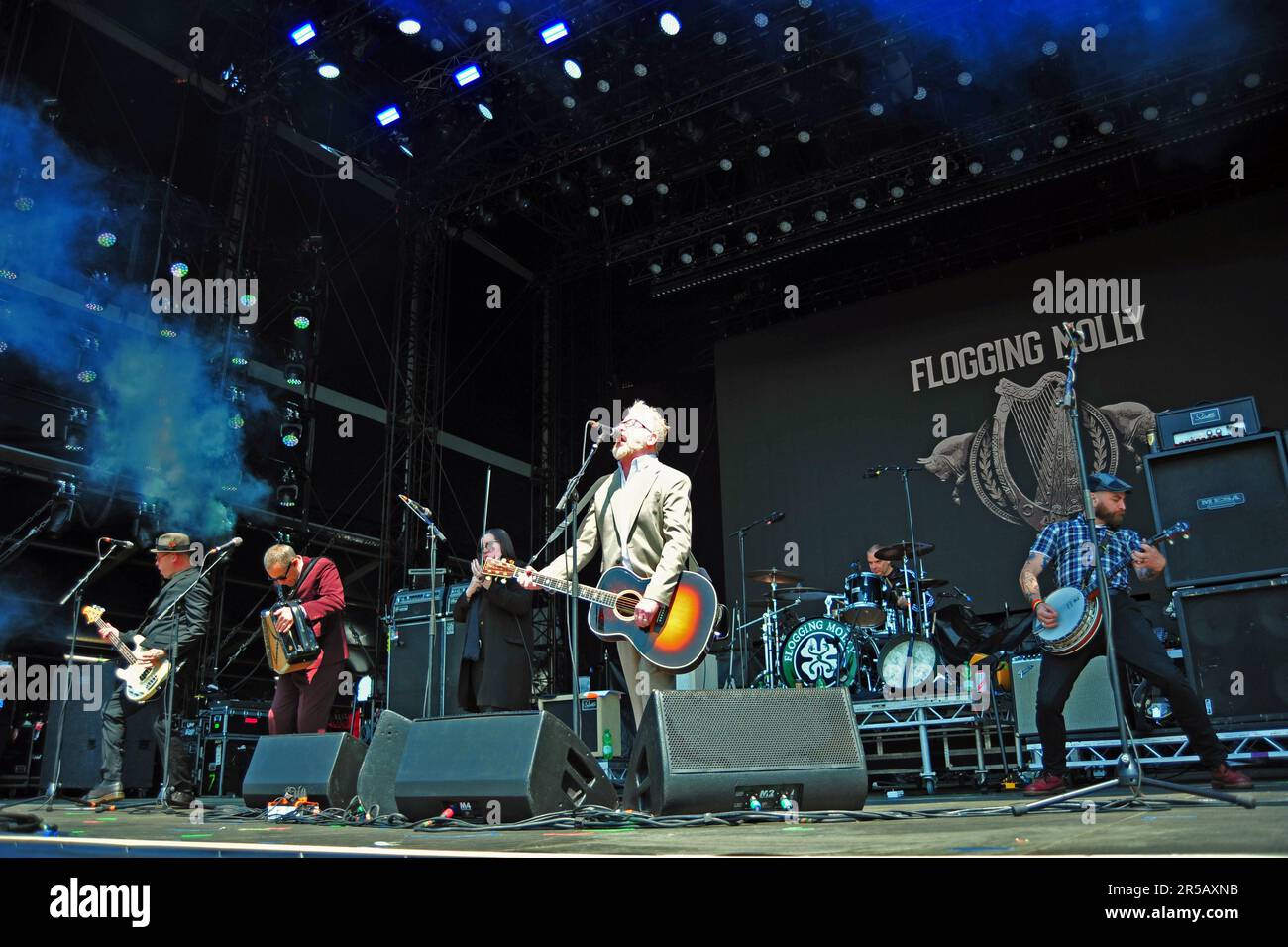 Flogging molly Banque de photographies et d’images à haute résolution ...